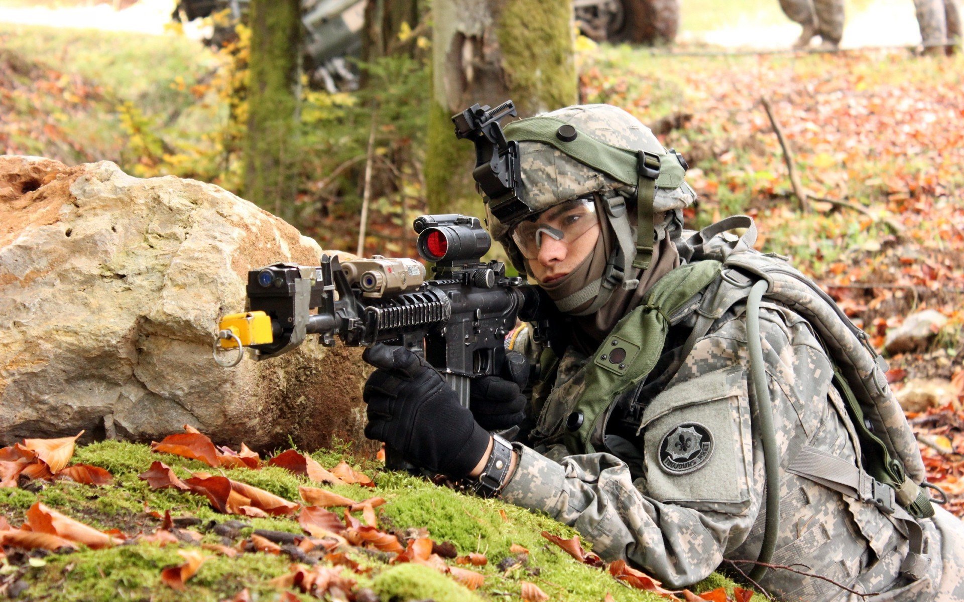 防线连续失球，困扰球队备战思考不已，防守线位