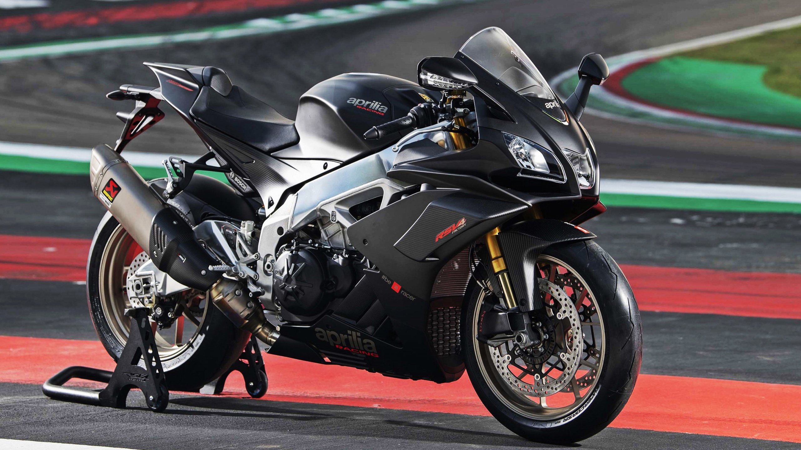 全民健身摄影作品展览走进体育馆大厅,体育运动摄影作品展