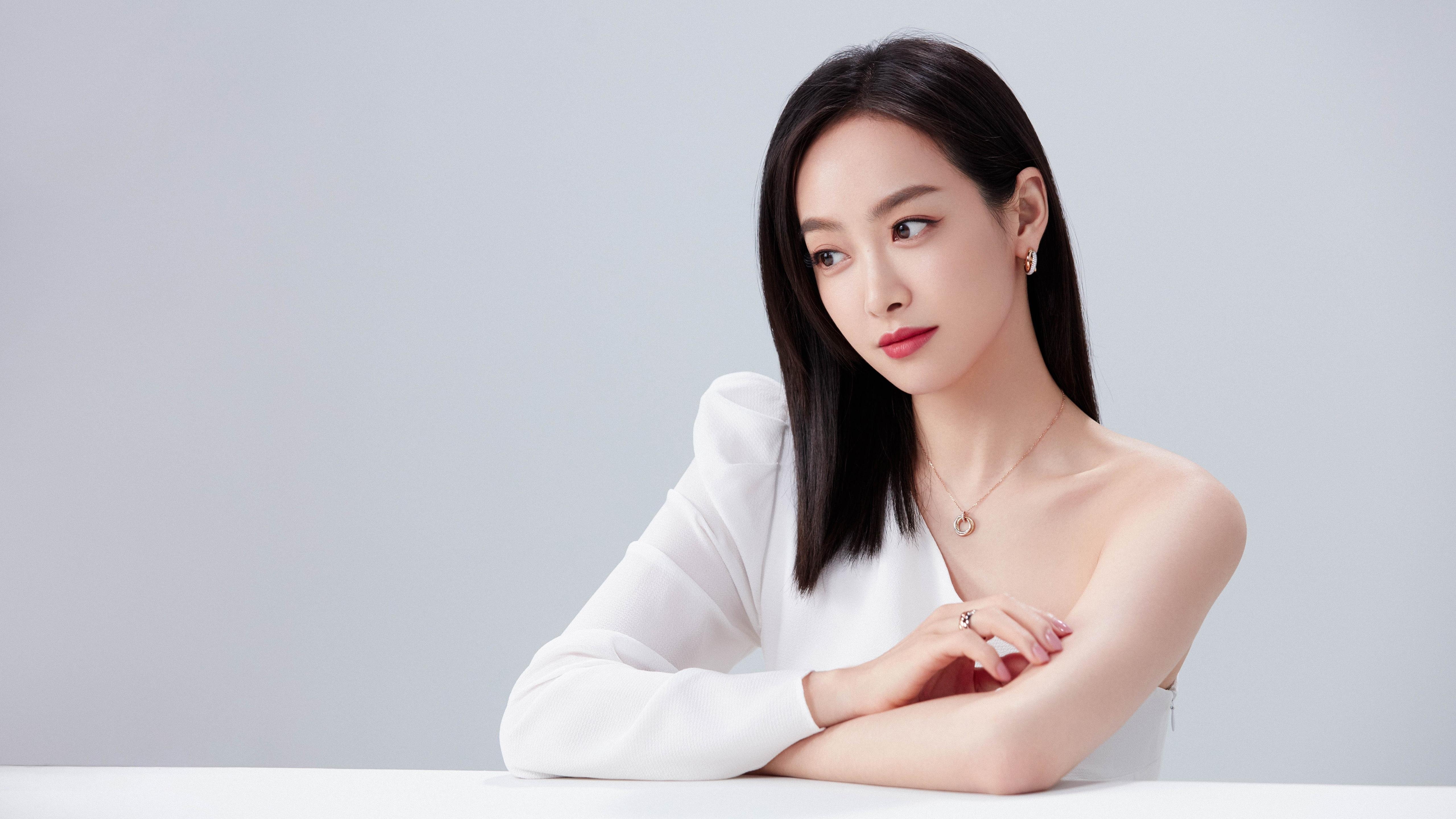 九游游戏中心-特斯·冯·迪克：精准的直塞球让南非队的进攻打破对方防线，冯 斯特拉克